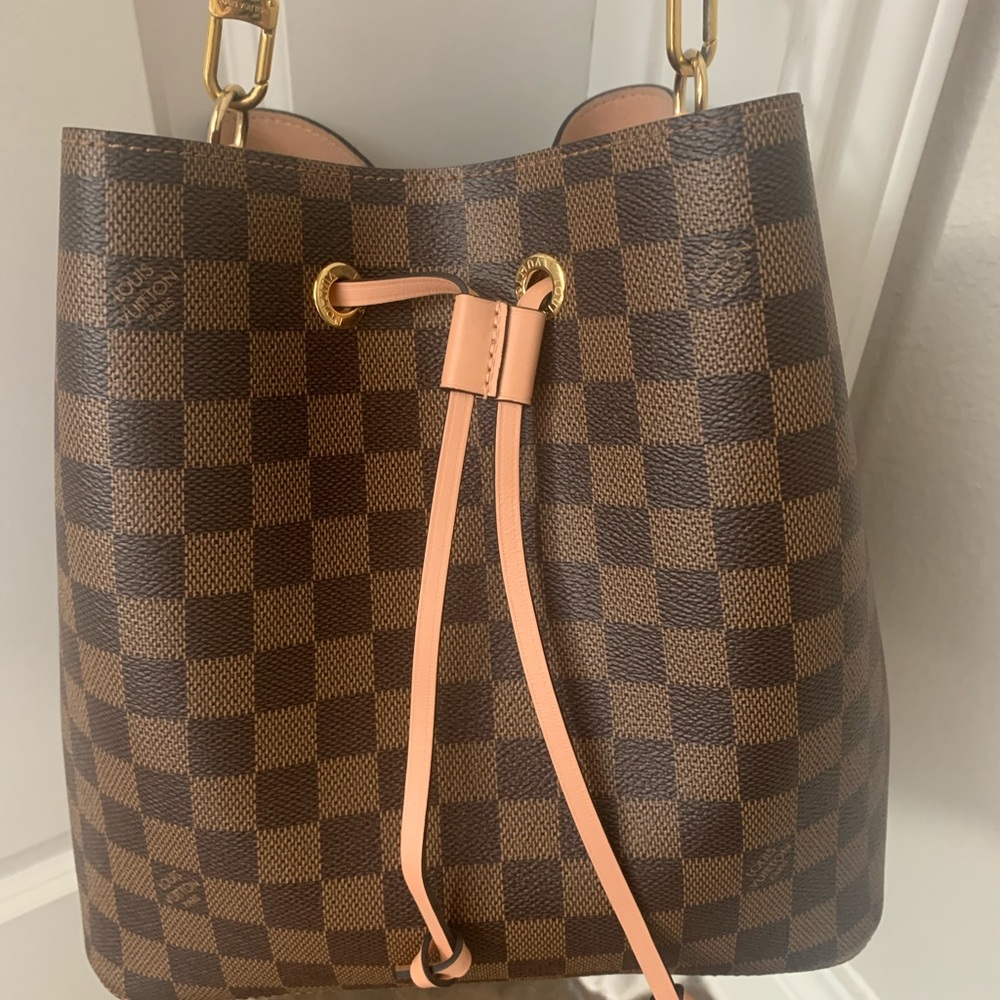 - Louis Vuitton Neono MM- Venus - Picture 2 of 14